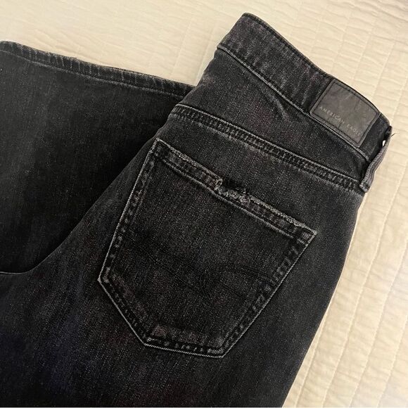 American Eagle Ripped Jeans - Picture 2 of 9